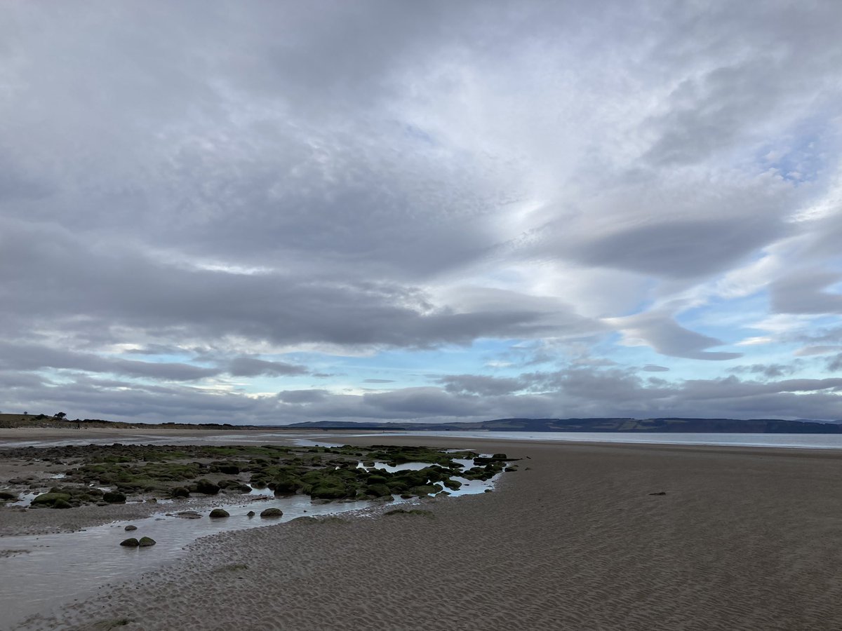 robertplane's tweet photo. Making the most of being on the Moray Firth after our concert for #NairnMusic. Heading south west today to Mid Argyle for more #Brahms #Beach #Serly and #Rabl ❤️🏴#ScottishTour https://t.co/HGYuErfwuc