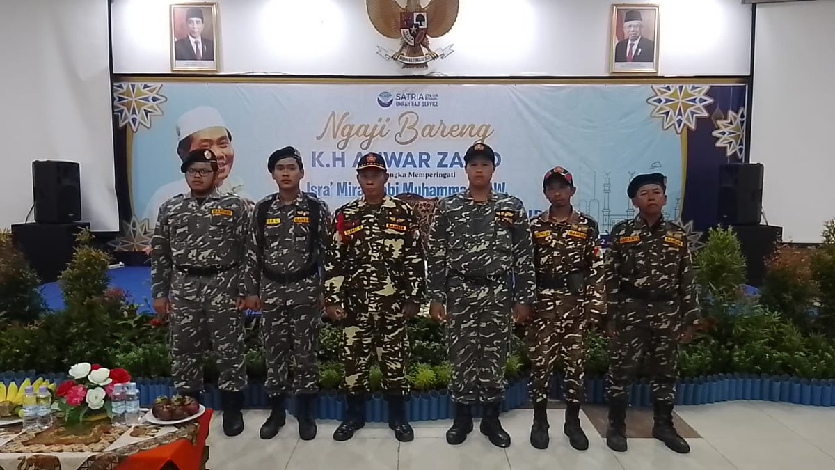 ansorbanser29's tweet photo. Giat PAM oleh Satkorcab Banser Kota Madiun pada Pengajian KH. Anwar Zahid di Asrama Haji https://t.co/Wdbgghuxa1