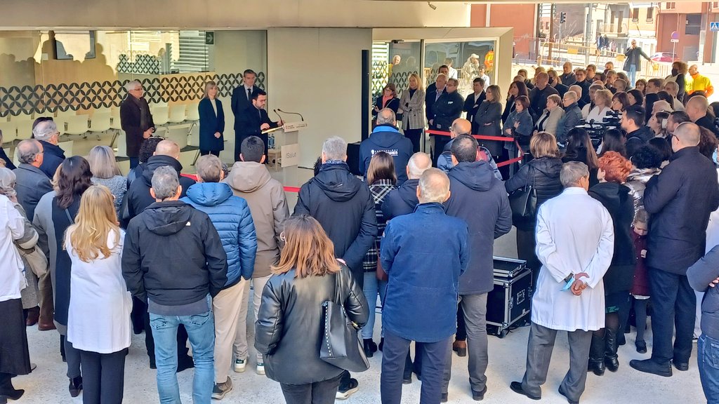 Conclou la visita a l'edifici compacte amb els parlaments del president de <a href="/gencat/">Generalitat de Catalunya</a>, el conseller de <a href="/salutcat/">Salut</a> i l'alcaldessa de #Granollers.

Us recordem que avui de 16 a 19h, es realitzaran les portes obertes a la ciutadania de l'#EdificiCompacte a la ciutadania.
