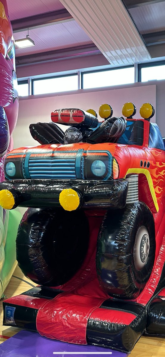 🏎️🏎️ AND WE ARE OFF!! 🏎️🏎️
💪 Airquee Spring Northern Ireland show is OPEN. 
Come and see some of our amazing 2023 line up and meet us!
🧍‍♂️Ant, Roland, Phil, Erika and Edina are here today and tomorrow 10am till 4pm at 
📌 Beragh Community Hall
#show #newproducts #bestproducts