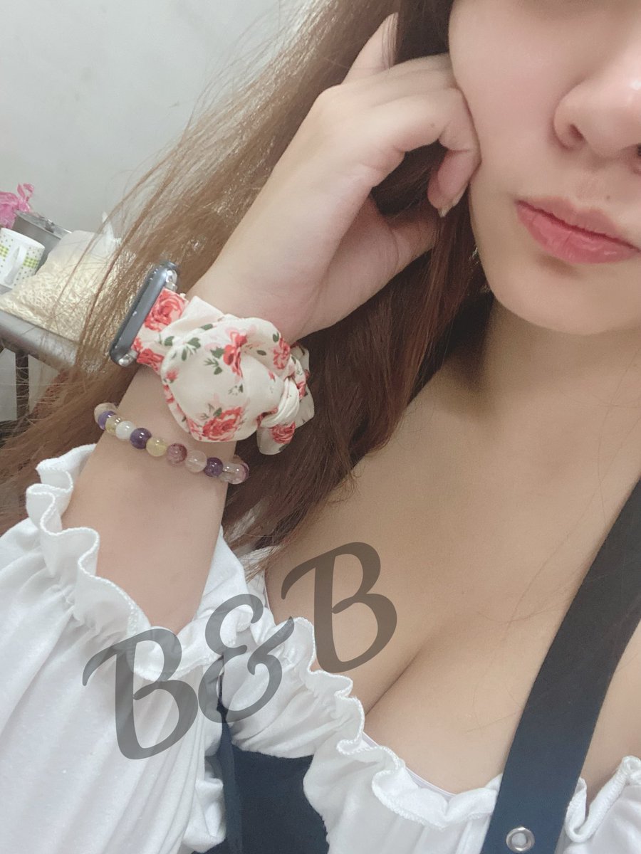 吃完晚餐無局了
今晚有沒有情侶要出來聊聊認識認識呀
內建兩對
私訊私訊

#台南 #情侶 #單女