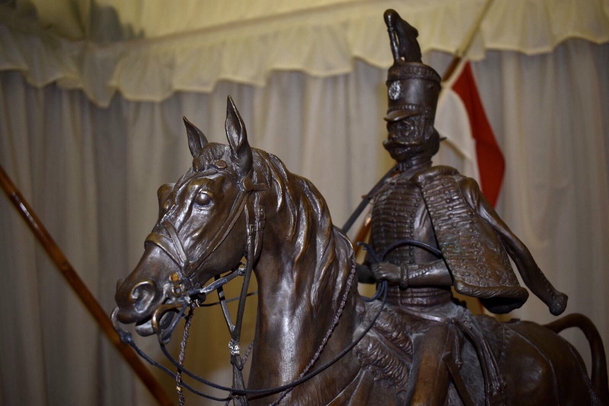 TheQOY1's tweet photo. Last weekend #ASqn were formally presented with a beautiful sculpture of a Yorkshire Hussar by the family of one of our forebears. Trustees, serving, old comrades and @ColYeomanry all came together to thank them for their kindness, and to share our proud history. #forrard! https://t.co/T18csAeKwC