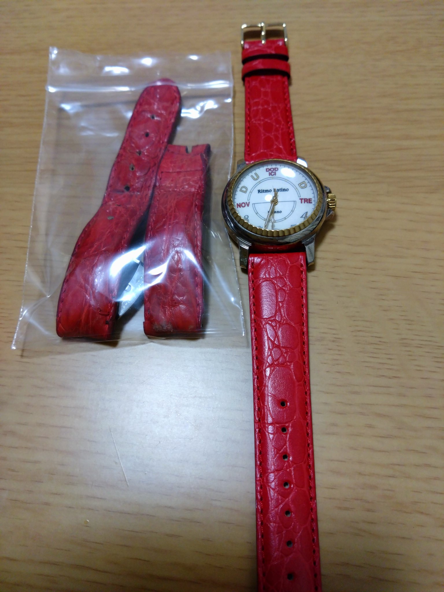 リトモラティーノ腕時計 【付属品有】【珍しい赤色】-