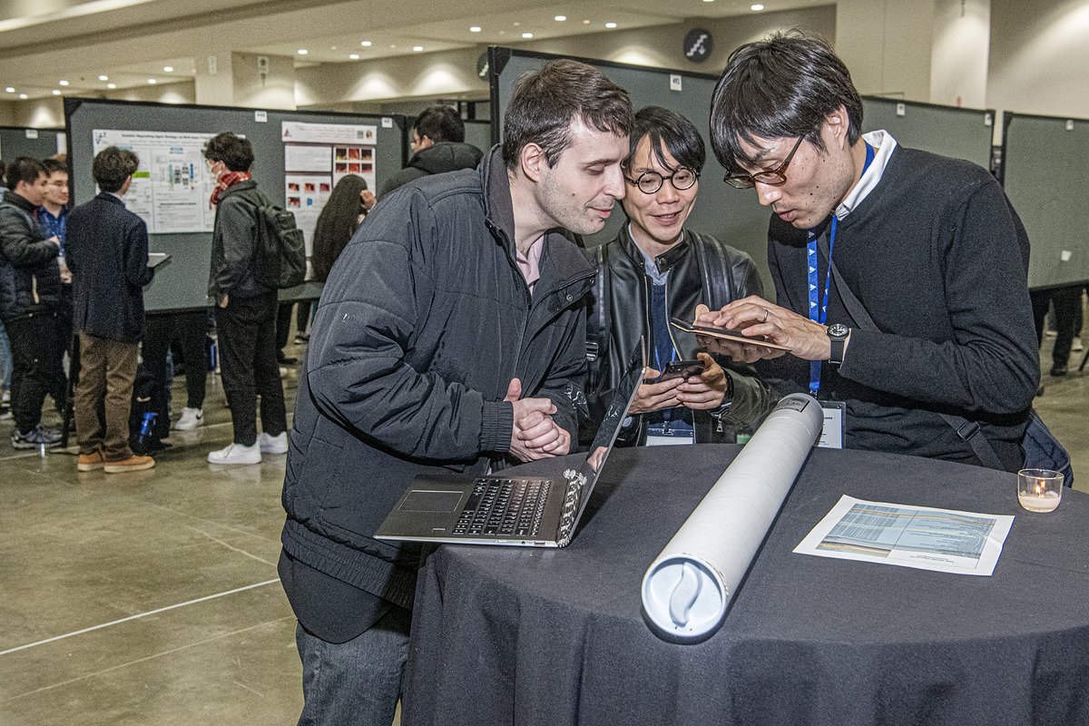 RealAAAI's tweet photo. A peek into the Poster Sessions at #AAAI23.
📸: https://t.co/1Q2x8jOzB0 https://t.co/9j3xSKP3lp
