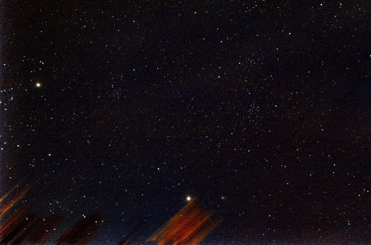 mardoqueo1986's tweet photo. Cometa C/2022 E3 (ZTF) y Marte.
#C2022E3 #c2022e3ztf #cometztf #cometE3 https://t.co/YNJCQ8D5cc