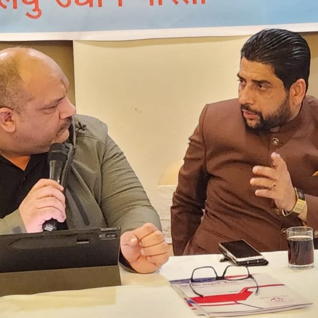 LubSports's tweet photo. Industry Interaction with MLA Jalandhar West of various industry's problems and seeking support to meet CM with a Sports &amp; Leather Industry delegation.
@lubindia @LubPunjab 
#sports #leather #industry #industry4 #rejuvination #msme #laghu #udyog https://t.co/stjO7VuZo6