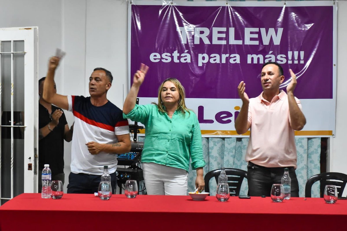 LeilaLloydJones's tweet photo. ✌🏻Ayer por la tarde tuve la oportunidad de compartir un nutrido encuentro de militantes, de todos los sectores de la ciudad. Quiero agradecer enormemente por el apoyo de la agrupación “Militantes en Acción” destacando su compromiso, perseverancia y militancia diaria(…) https://t.co/0vCd1xulHL