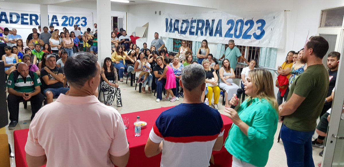 LeilaLloydJones's tweet photo. ✌🏻Ayer por la tarde tuve la oportunidad de compartir un nutrido encuentro de militantes, de todos los sectores de la ciudad. Quiero agradecer enormemente por el apoyo de la agrupación “Militantes en Acción” destacando su compromiso, perseverancia y militancia diaria(…) https://t.co/0vCd1xulHL
