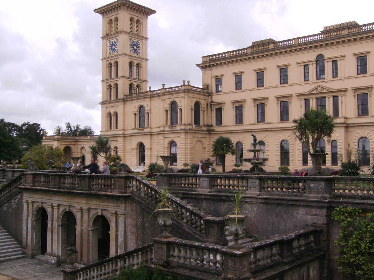 5thLackey's tweet photo. #OsborneHouse #IsleofWight bought by #QueenVictoria &amp; #PrinceAlbert in 1845 who on the advice of #ThomasCubitt demolished the existing house &amp; built anew. For more info see #EnglishHeritage  Osborne web pages https://t.co/ZDZJ1lqG7U