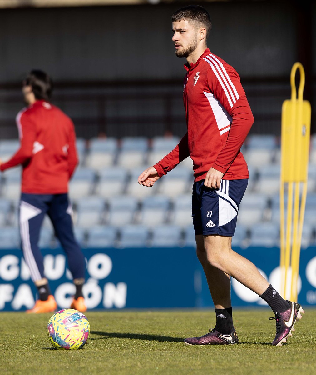 ✔️ Primera convocatoria con el primer equipo.

¡Grande, Iker!