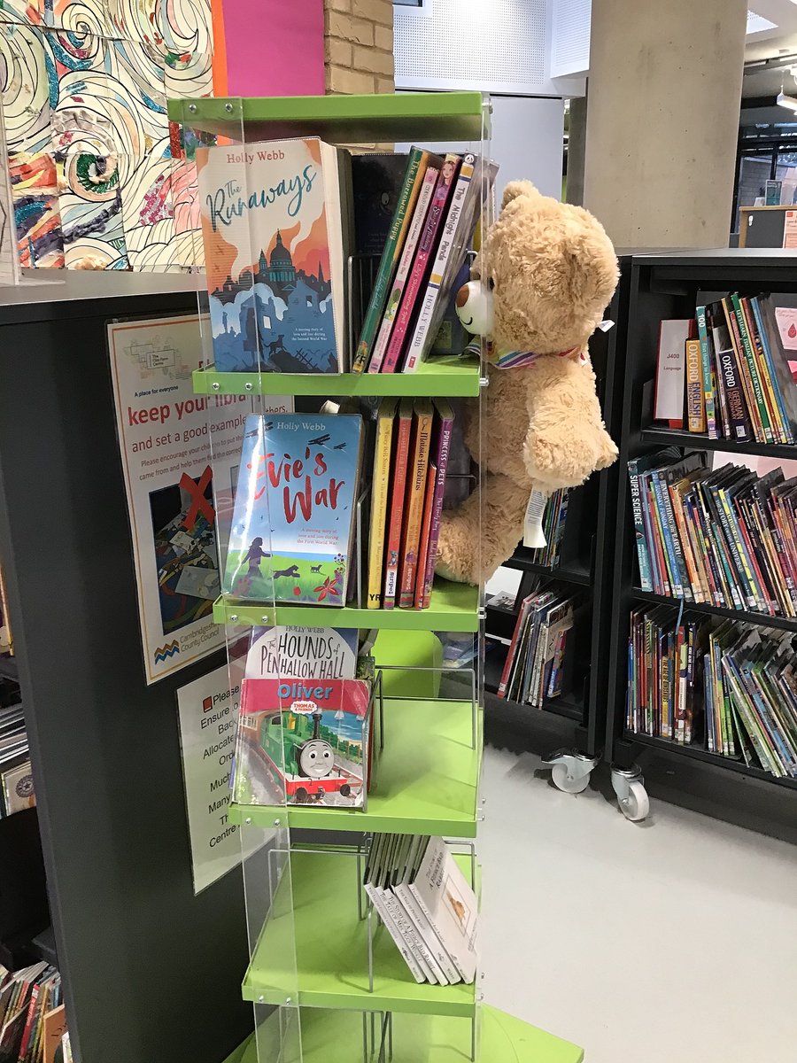 clayfarmcentre's tweet photo. Clay loves to help tidy the books once he's finished reading. Sometimes they're a little too high up though so might need a little help from visitors to put the books back. ๐๐จโ๐ฉโ๐ฆ
#youngadult #libraries #cambridgelibraries #claybearcambridge #clayfarmcentre #clayfarm https://t.co/QjZOry6DS6