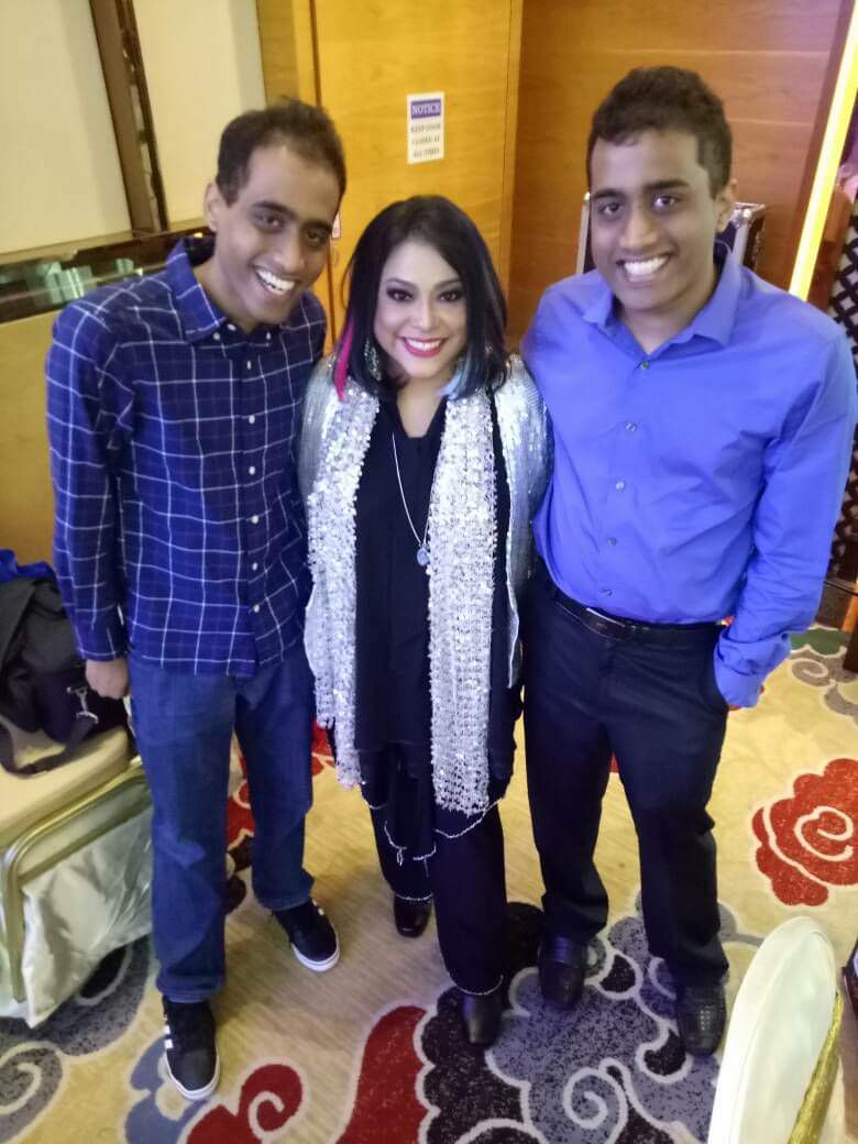FranticKL's tweet photo. #Flashback2018 they must be all grown up now. Cute Ashton and Arvin https://t.co/B11HlrUbDh