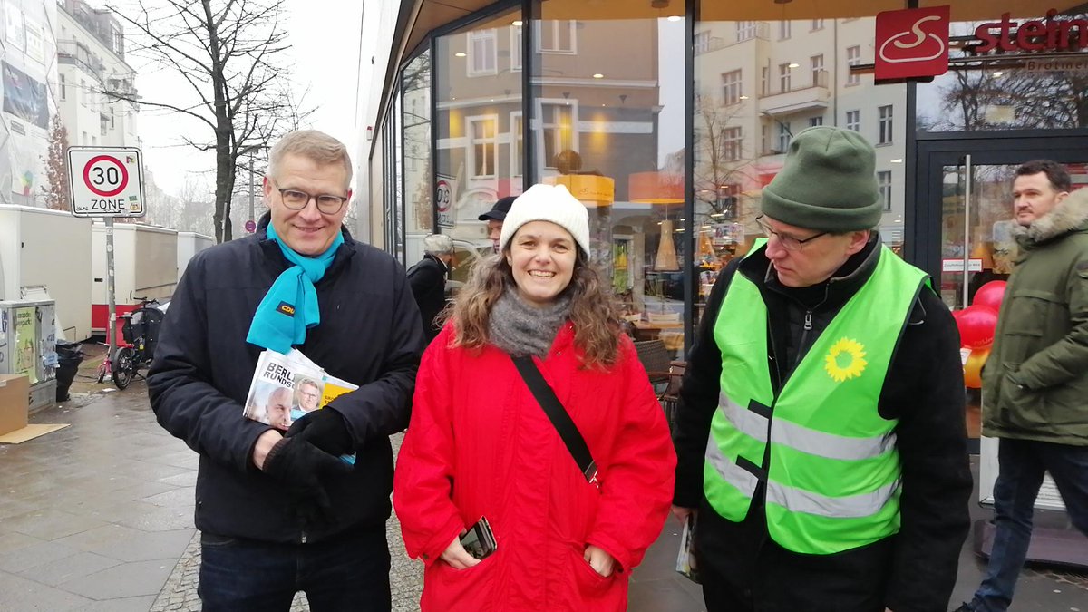 otto_direkt's tweet photo. Einmal werden wir noch wach... Das letzte Bild mit der Konkurrenz im Pankower WK6 am #Arnimplatz https://t.co/FWP1EMKEwv