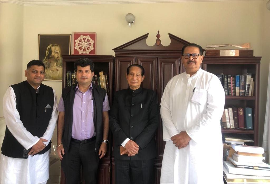 SanjaySDutt's tweet photo. Called on Veteran #Congress Leader Mr #SCJamir, Ex CM of #Nagaland & Ex Governor, with @RanajitSpeaks & @SethiNagaland, in #Dimapur today.
Interacted with him on several perspectives pertaining to development of Nagaland & welfare of its people, which is our key poll commitment. https://t.co/6urFCamAxV