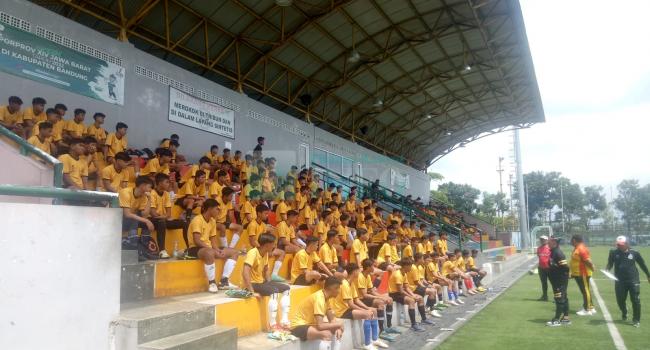 lowkerpr's tweet photo. Puluhan Anak Berpotensi Ikuti Seleksi Sepak Bola untuk Masuk Bhayangkara F.C https://t.co/rATOCQVPp4 https://t.co/GsuUZ3LKXe