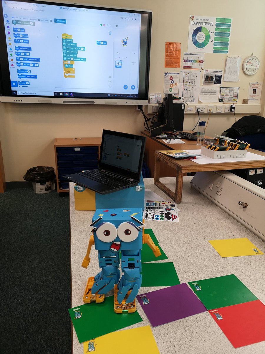 RachelCDTofSTEM's tweet photo. @RoboticalLtd @YoungSTEMLeader @qahsinfo @QahsCdt Meet Marty Robot has been a lot of fun this week programming him to dance and sing with S1 learners https://t.co/RoESZga2h5