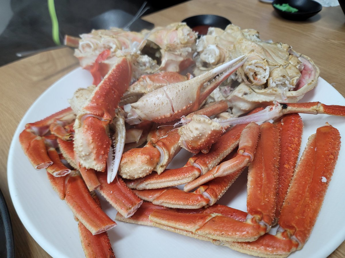 Hwaeng_game's tweet photo. 합냠냐 오늘먹은 대게 https://t.co/CnYhB8m33x