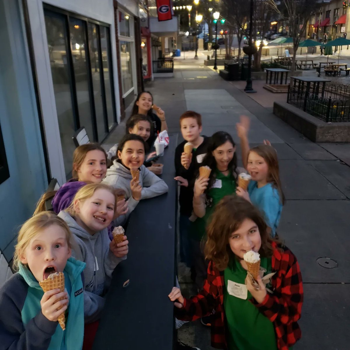 MusicAtSPARK's tweet photo. #gmeasehc23
They are also doing plenty of singing! I promise!
#GMEASEHC23 @GMEAorg @GMEAElementary @GMEAExecD @koperniak @sara_womack @APS_SPARK @SPARKpto @drjtoney @msbringslid @sarapruett5 @TerryHarness #apsarts
🧵 2  @apsupdate https://t.co/axdfNLTnRO