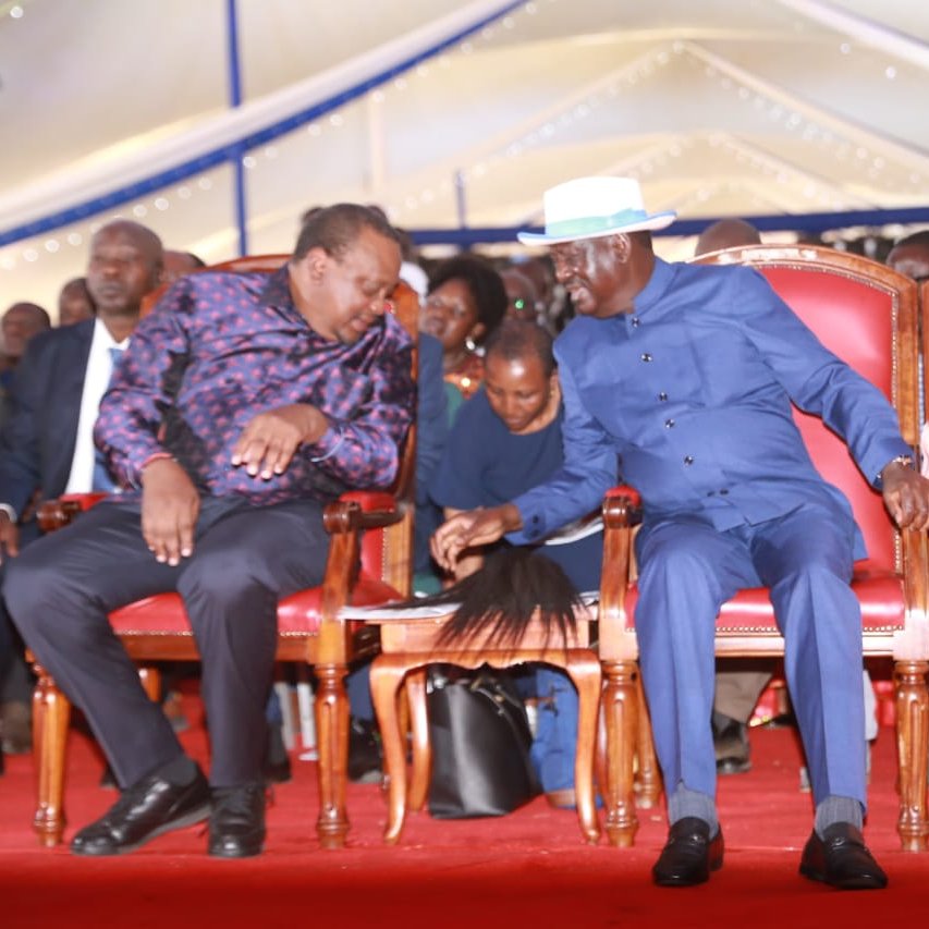 Tuko_co_ke's tweet photo. Former president Uhuru Kenyatta and Azimio la Umoja leader Raila Odinga having a light chat at Prof. George Magoha's burial ceremony.
#tukonews #Kenya #Magoha https://t.co/lkTg3VVGew