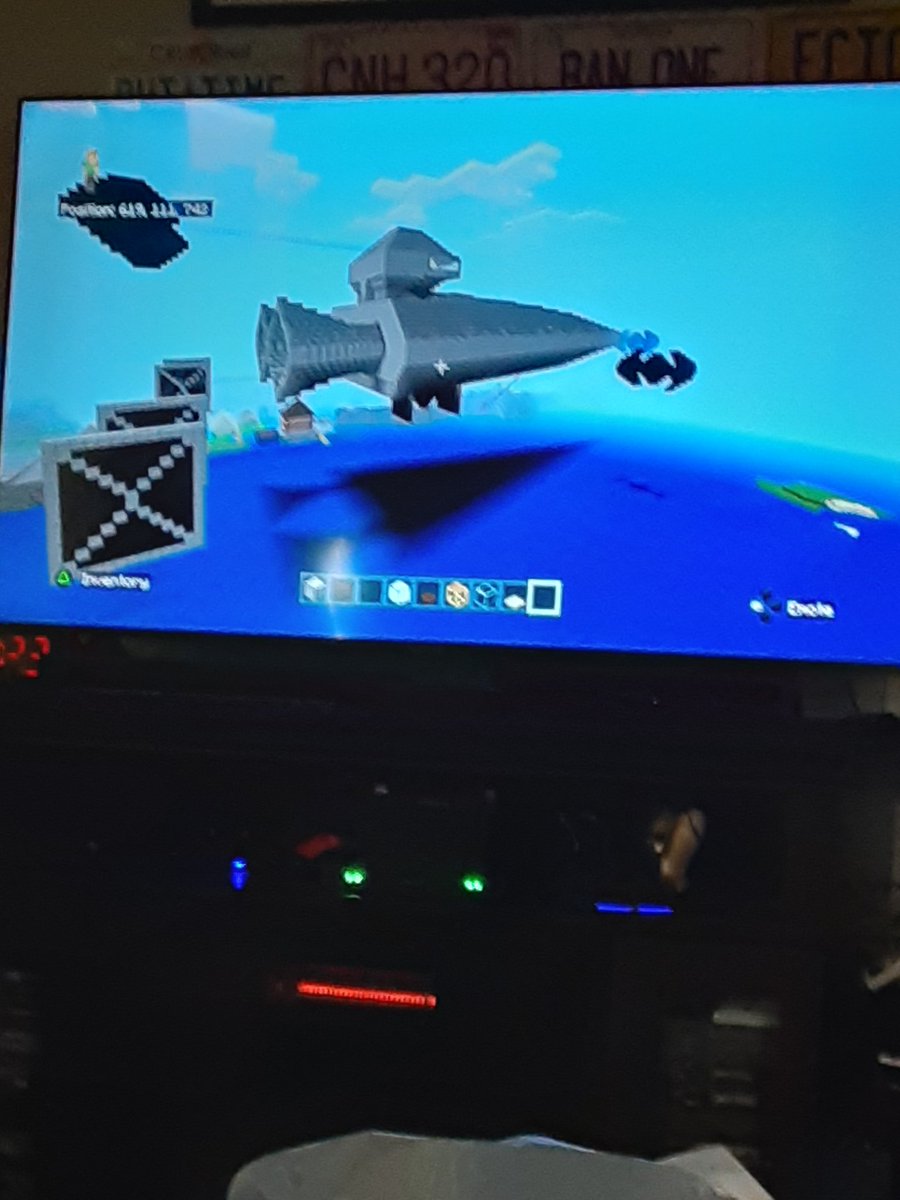jadedrose84's tweet photo. Fun on Minecraft https://t.co/Bp8SmwnDV0