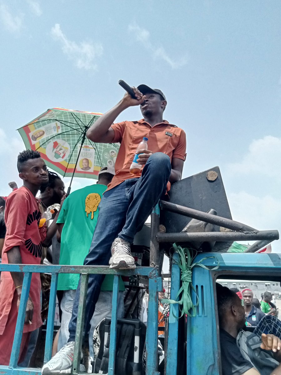 BrightNnorom's tweet photo. Ajegunle Hype-Comrade. You come Campaign you no near Ajegunle Music Truck, you miss be dat. https://t.co/bsLkQ4wIO6