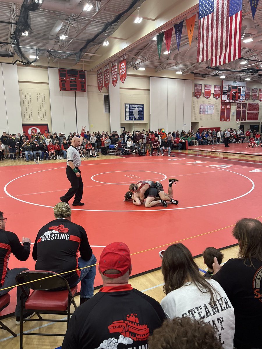 FHSJeffParsons's tweet photo. Ben Fosdick wrestled a great match at 138 at the Oregon Sectional and came up short! Lots to be proud of Ben hold your head high! Steamer Nation is proud of you! https://t.co/uryQbLdgmp