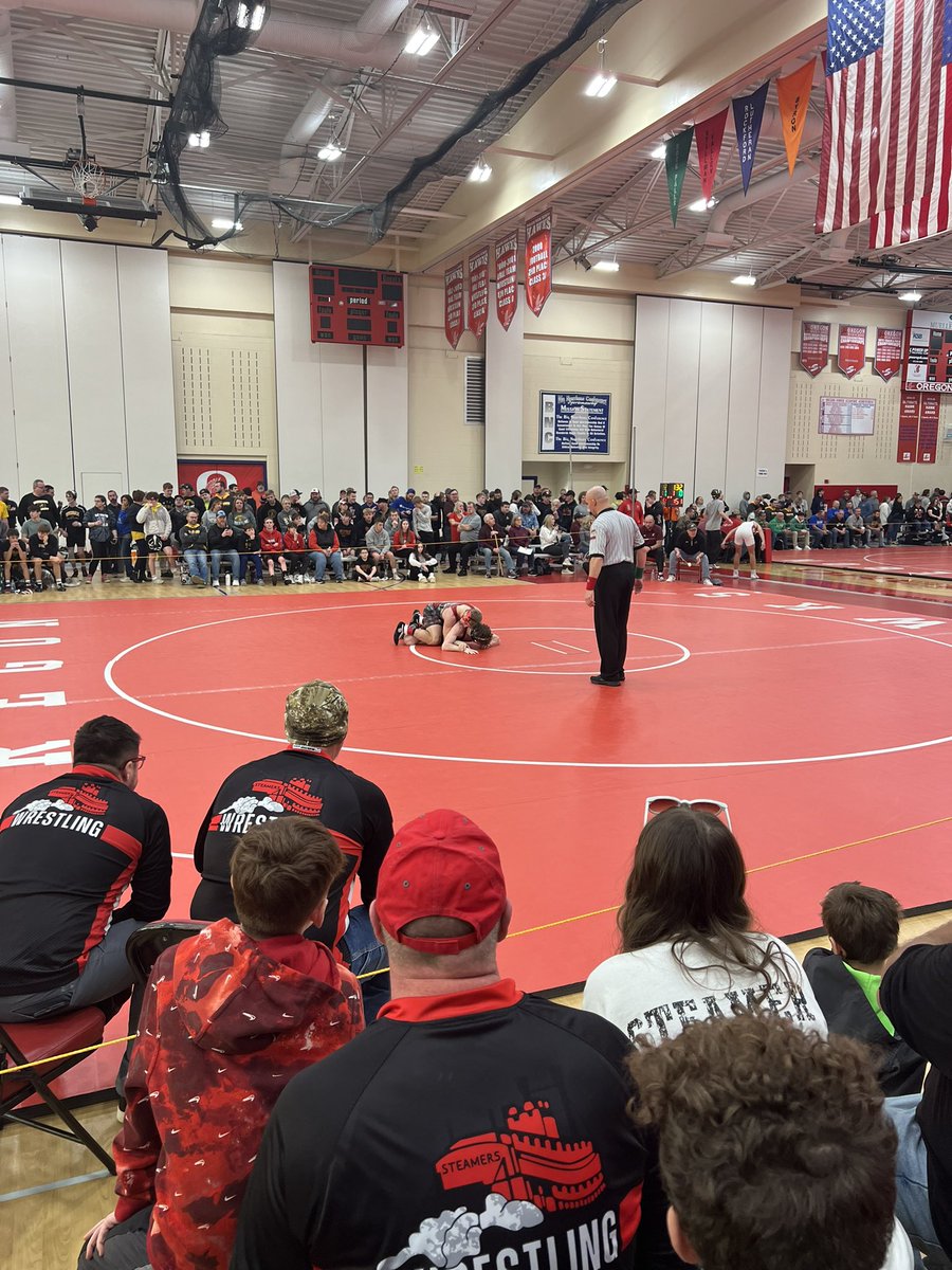 FHSJeffParsons's tweet photo. Ben Fosdick wrestled a great match at 138 at the Oregon Sectional and came up short! Lots to be proud of Ben hold your head high! Steamer Nation is proud of you! https://t.co/uryQbLdgmp