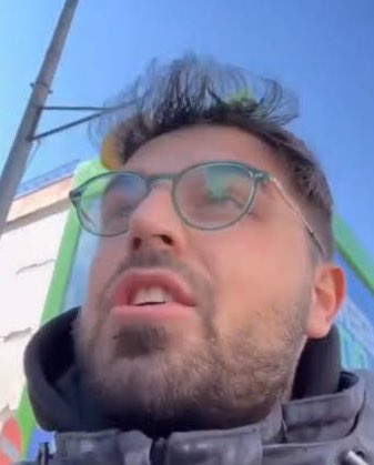 “Enkazdan ceset çıkarıp kenara koyuyoruz. Bir Afgan gelip kolunu kesiyor, altınlarını alıyor” açıklamasının ardından gözaltına alınan Masterchef yarışmacısı Uğur Kardaş verdiği ifadede, “böyle bir olaya şahit olmadım ancak şehirde bu tarz iddialar konuşuluyordu” dedi.