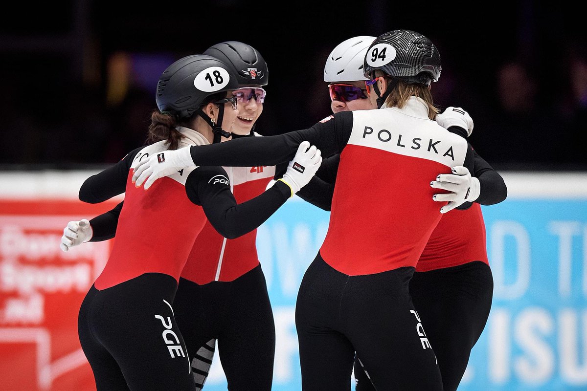 pzls_pl's tweet photo. 𝐌𝐀𝐌𝐘 𝐓𝐑𝐙𝐄𝐂𝐈𝐄 𝐌𝐈𝐄𝐉𝐒𝐂𝐄! 👏🥉 Kochani, wielkie gratulacje! Co za emocje! DUMA! @Grupa_PGE 

📷 Fot. Rafał Oleksiewicz https://t.co/7jhh6KfppN