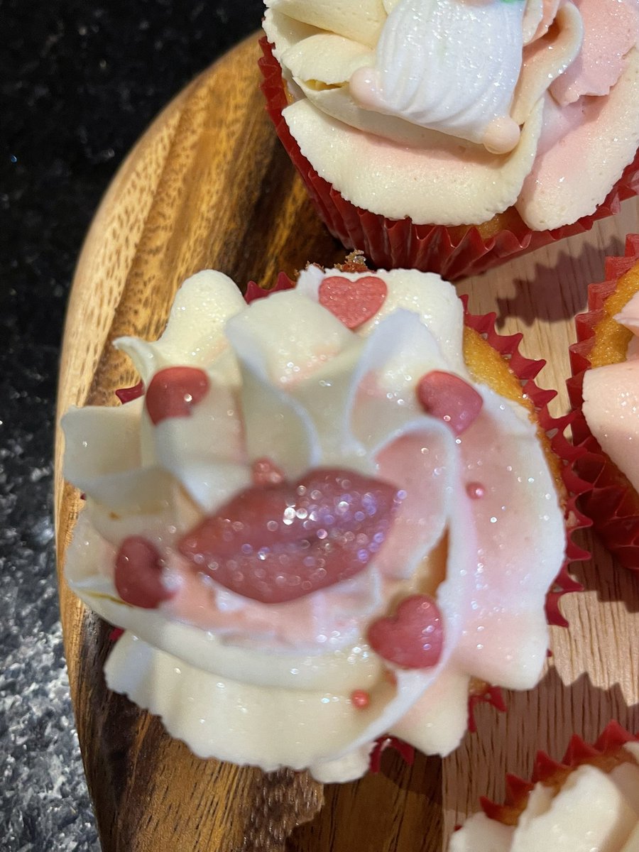 Vanilla valentines cupcakes ❤️❤️