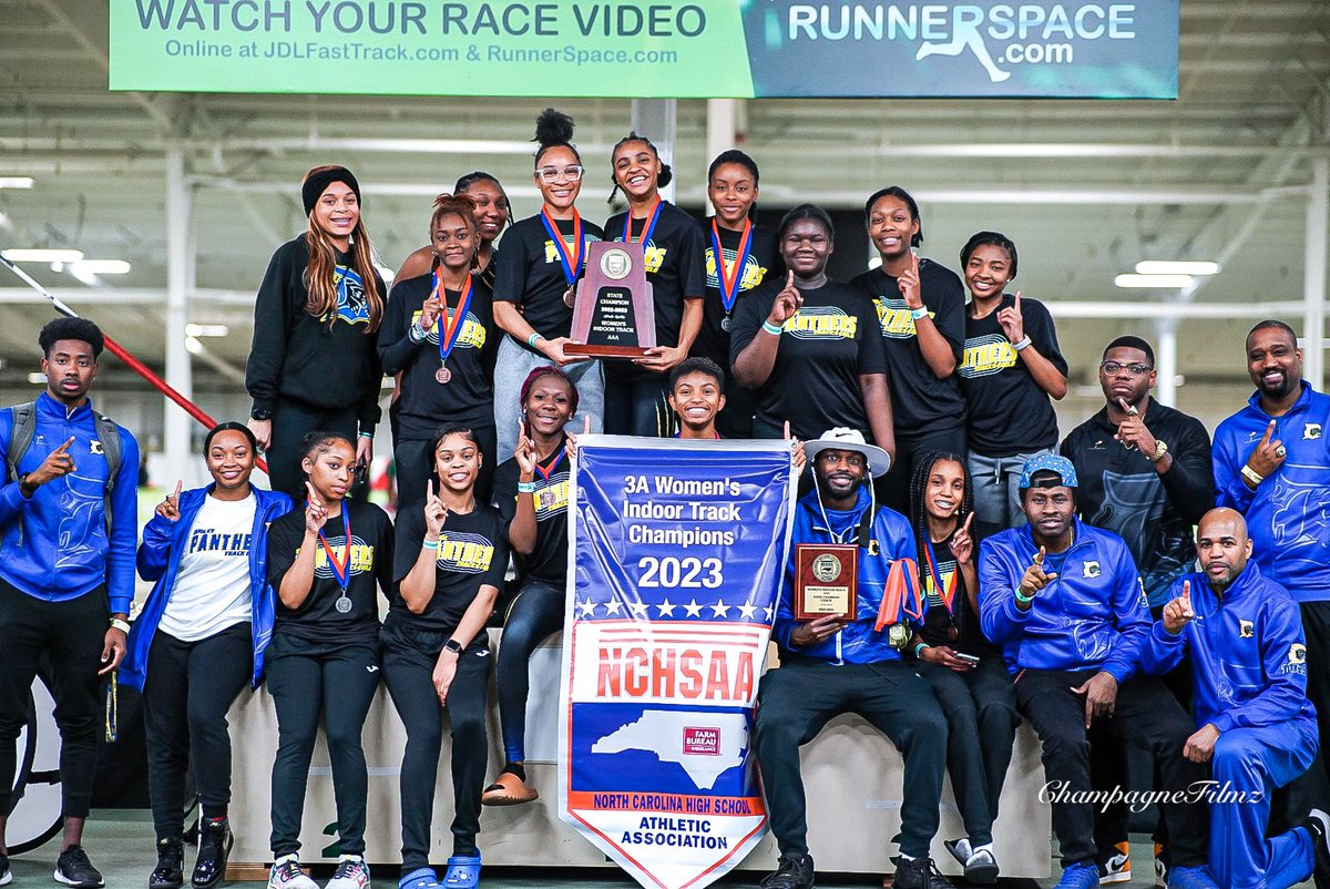 DudleyTrack's tweet photo. 💍💍💍 #StateChamps https://t.co/NQJUYYAQEq