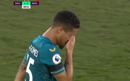 pldadepressao_'s tweet photo. Eu também choraria se entrasse em campo com um a menos e metesse o gol da virada na etapa final do jogo fora de casa

QUE ESTREIA DO JOÃO GOMES! https://t.co/POk61Dvowr