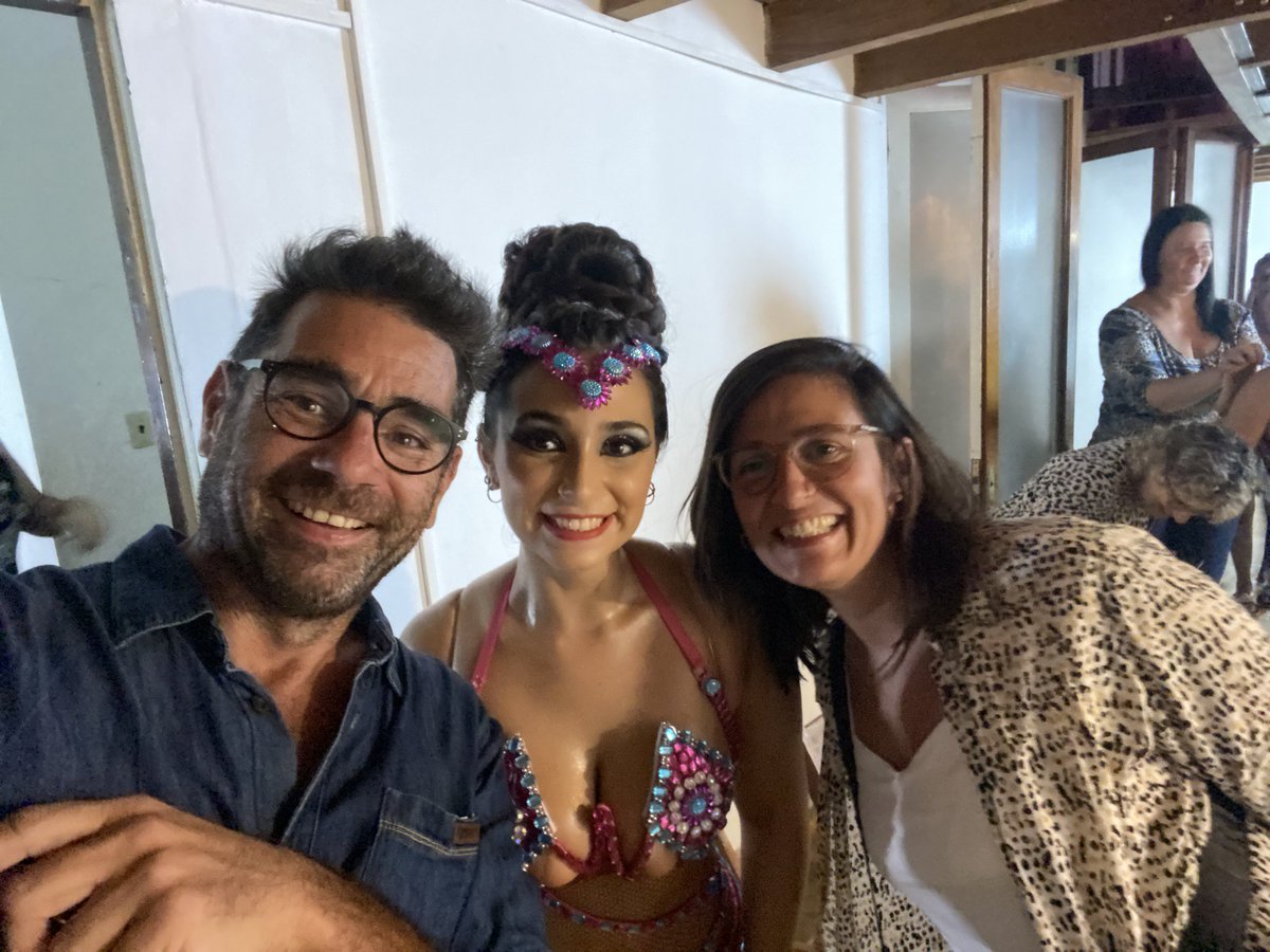 Ayer fue un día maravilloso para nosotros, Male salió de vedette por Isla de Flores. Haber tenido el compromiso y la pasión por ese desfile y la vida me premia así. Siempre contigo Male!!!!! Ahí estaremos siempre.