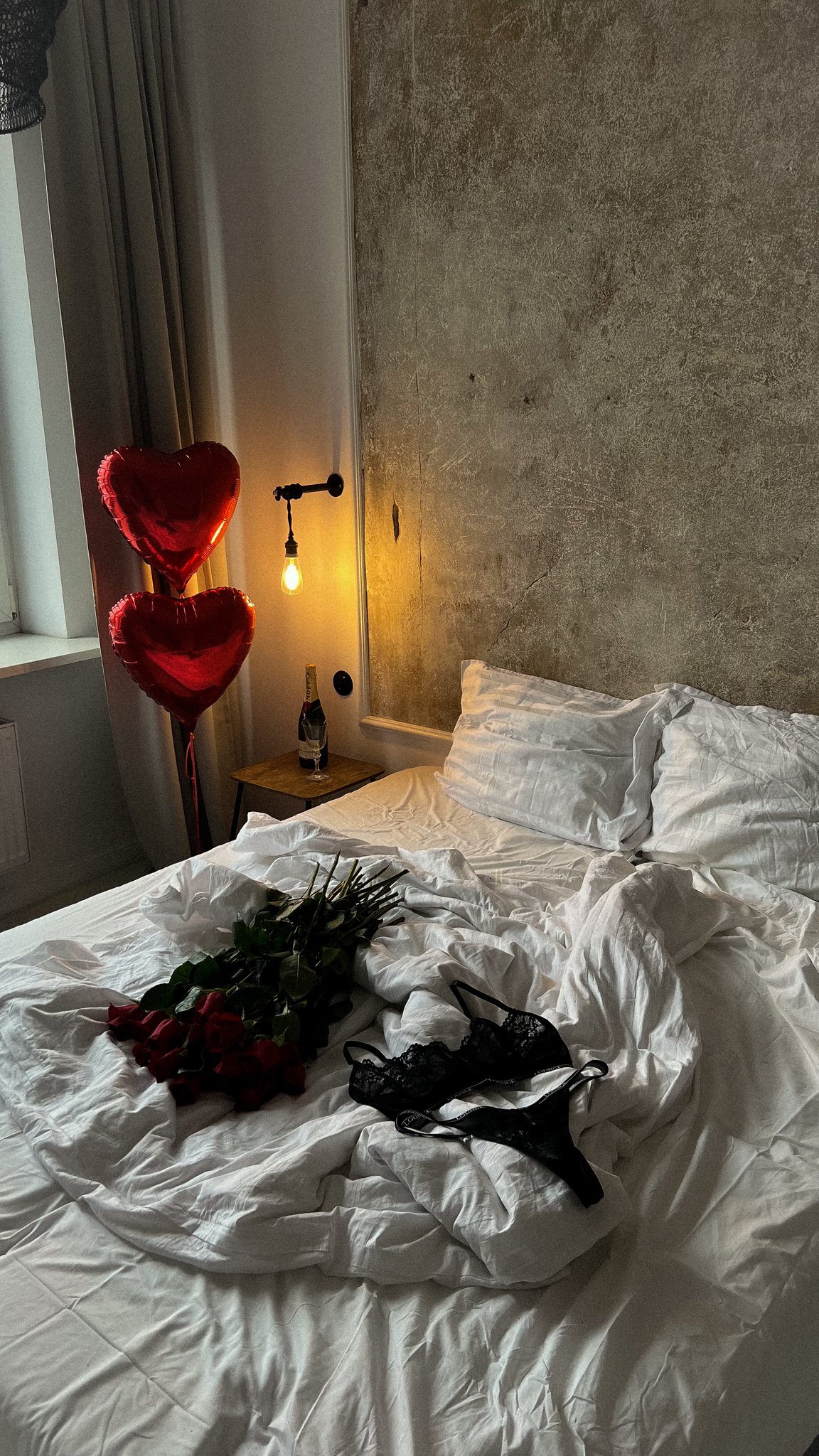 1 pic. Backstage of our Valentine's Day photoshoot ❤️ with @gala_michal @so_katie_of and @sofiiadelgado_ #ValentinesDay2023 #walentynki2023 https://t.co/LXdSvHwPM9