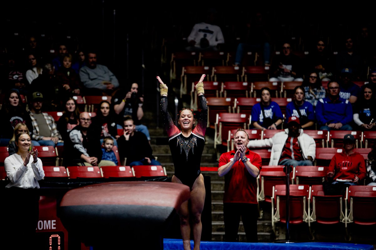 SUUGym's tweet photo. smiles all around for breaking the school record for highest road score👀🥹😏 

197.125 🤩 

#OneFamilyOneFight x #TBirdNation #RaiseTheHammer https://t.co/zAFvjwBl8F