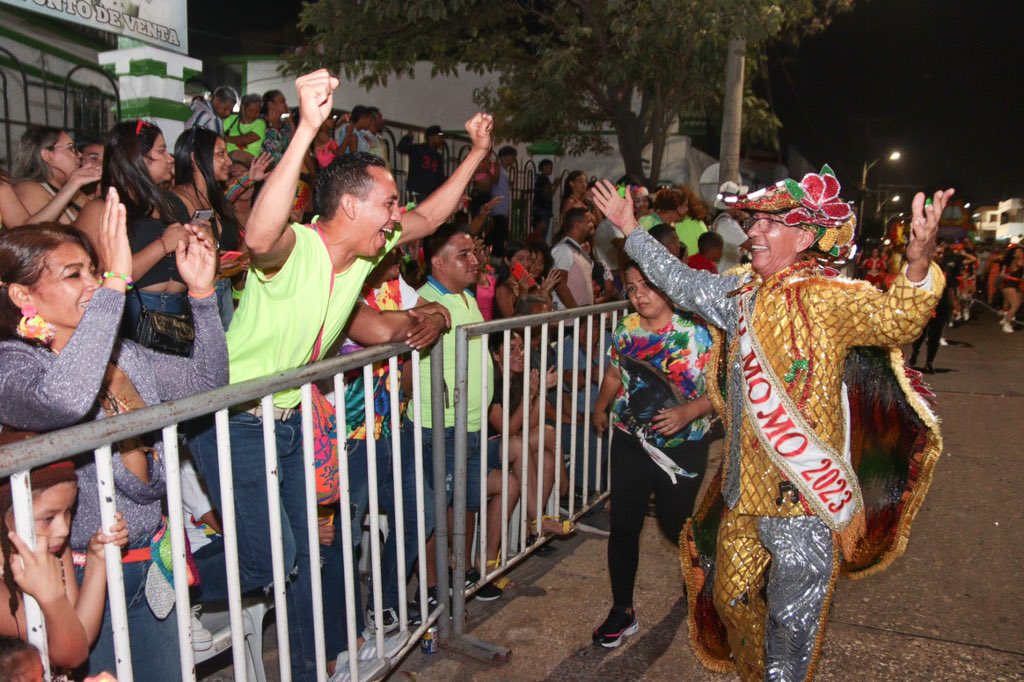 Sebastiang2023's tweet photo. ¡Mi Barranquilla vibró al ritmo de las canciones de Pedro Ramaya! 🎶 Gracias carnavaleros por todo el cariño y alegría. Ver sus sonrisas fue gratificante y especial para mi. ❤️ Me baile la #Guacherna2023 de principio a fin. 👏🏽 https://t.co/sjzg85GzX7