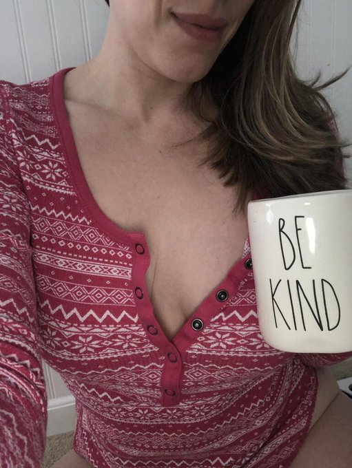 Like and retweet if you need a coffee break! https://t.co/6hpbs374Lq