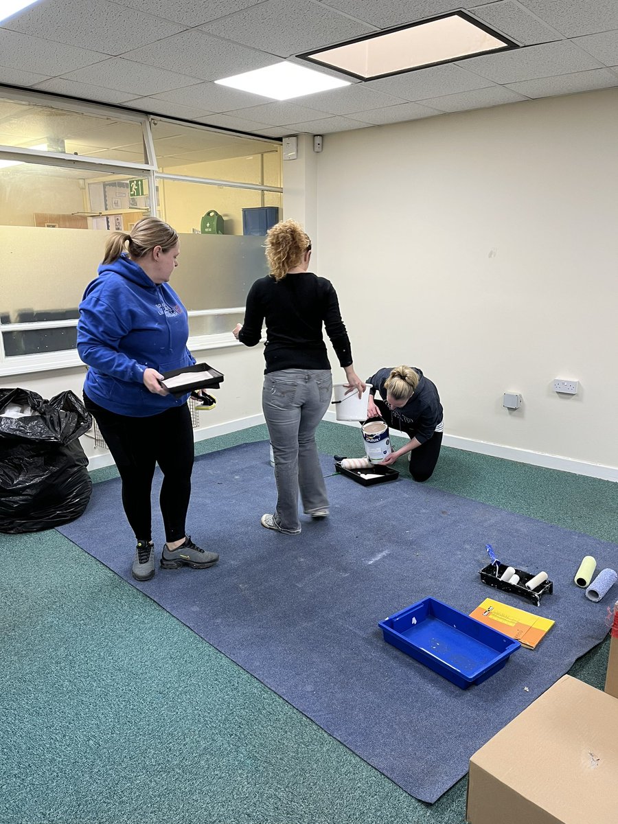 A massive thanks to this wonderful team of parents today. What incredible community spirit they’ve shown giving up a precious Saturday with family, to support us in our quest to prepare a therapeutic classroom. #kindnesscountsuk #teamwork #therapeuticclassrooms #positivity