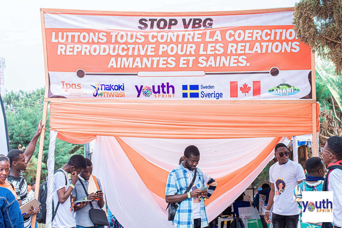 MoniqueMpabuka's tweet photo. #Jour2 du @AmaniFestival 
La lutte continue dans la ville de #Bukavu où plusieurs jeunes ont été sensibilisés sur les #VBG #CoercitionReproductive  dans les relations aimantes et saines.
#AmaniFestival2023 #Arches #MakokiYaMwasi #NurseNisa https://t.co/IPSJj7DXyi