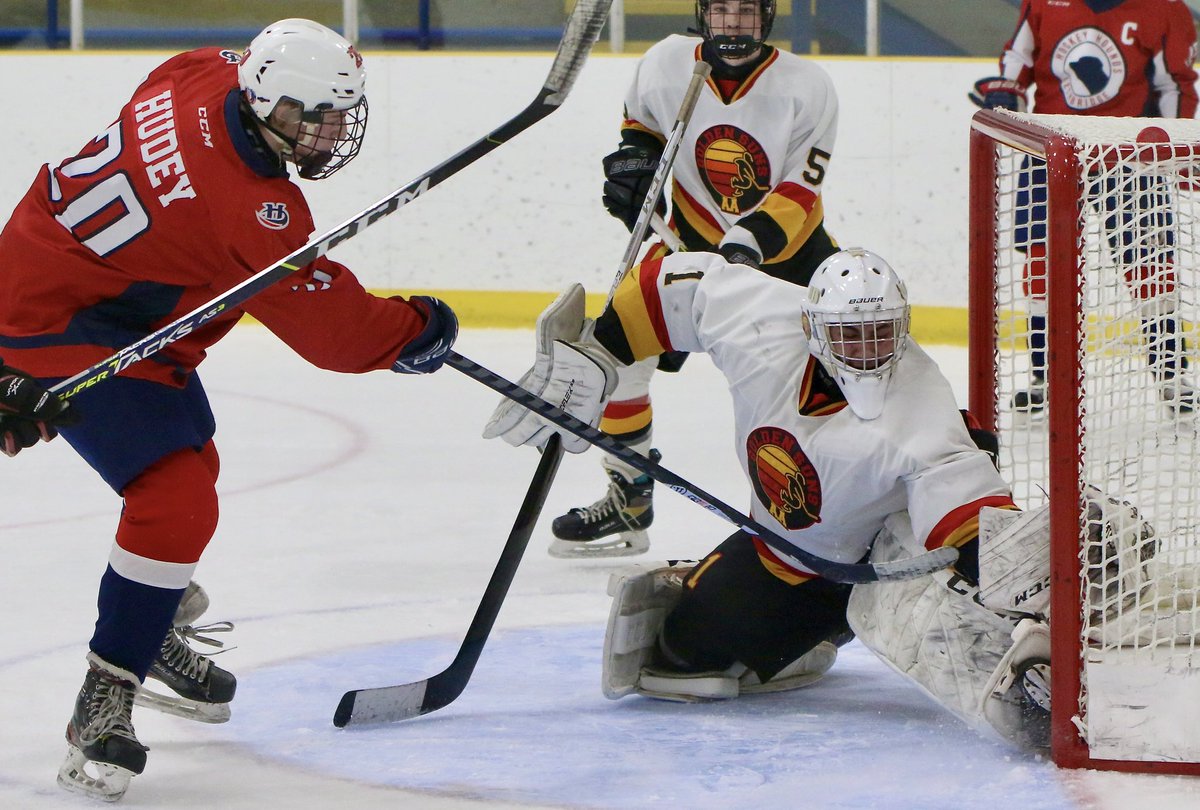 lasportspage's tweet photo. Took some pics as @lahounds1 hosted Taber Golden Suns in #SCAHL play Friday in #yql #Lethbridge https://t.co/gRbngDIkfS