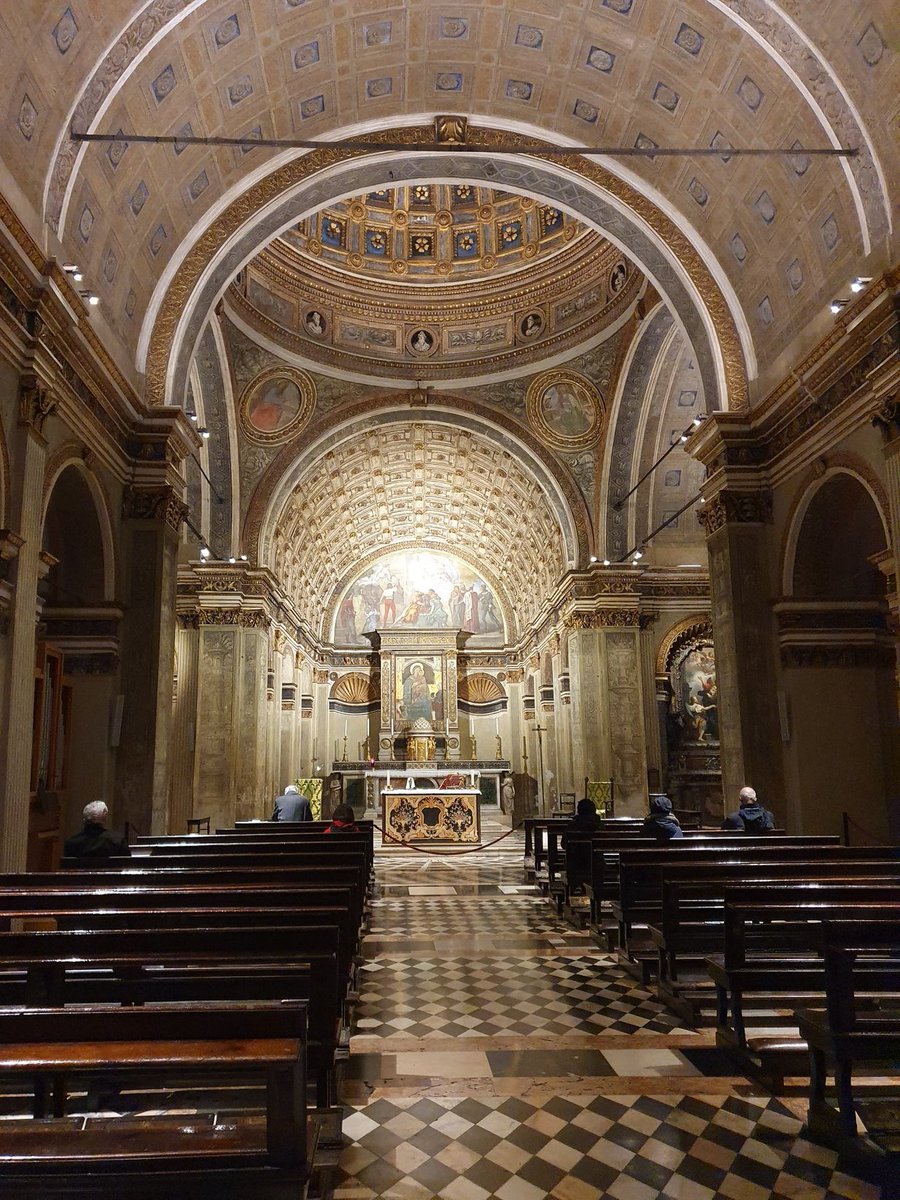 Eccoci qui, seguiamo le orme 🙂
Grazie <a href="/cherchiandrea/">andrea cherchi</a> per la bellezza che diffondi, anche in questi giorni difficili.