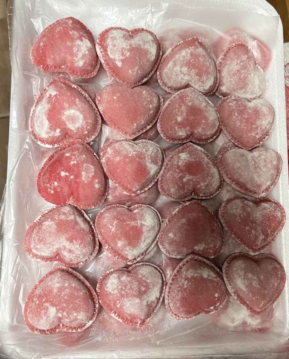 Llego el primer regalo de San Valentín, sorrentinos en forma de corazón. Joaco y yo? Los últimos románticos