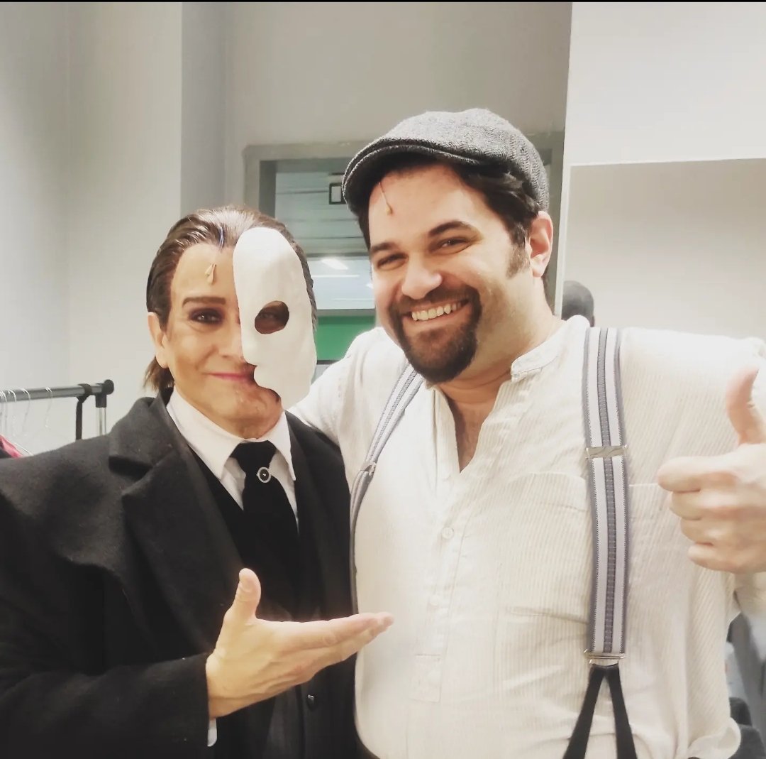 superzaragalis's tweet photo. With our amazing Phantom!!! 🎭🌹 @timhowar
#thephantomoftheopera #timhowar #amazing #andrewlloydwebber #τιμοθεος #christmastheater #musical #theater #superzaragalis #athens #greece #loveit https://t.co/DyeXUcl4pk