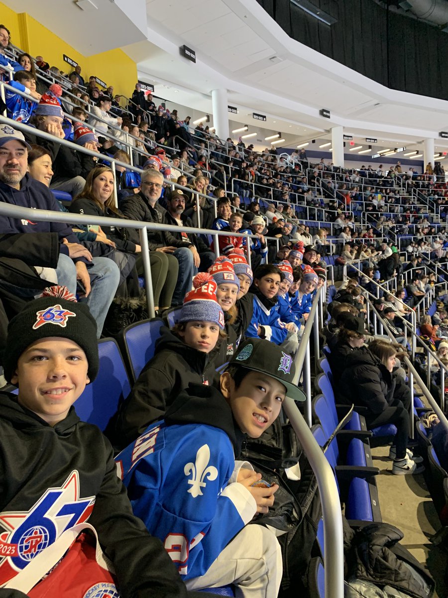 wallz58's tweet photo. @YSExpress Boyz Watching Ukraine vs Boston Game 
Pee-wee Quebec @tournoipeewee https://t.co/h43enI3m9a