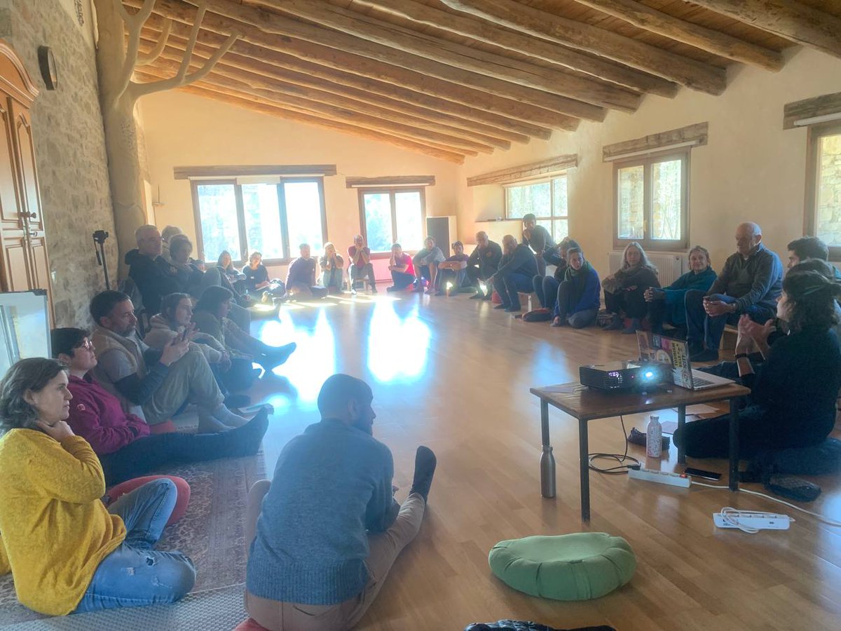 Primera trobada amb el Consell Assessor i les Ambaixadores de la <a href="/FundacioEmprius/">Fundació Emprius</a> #EmpriusVius #ComunsRurals. Quantes persones que aposten per a transformar el nostre present per tenir un futur.