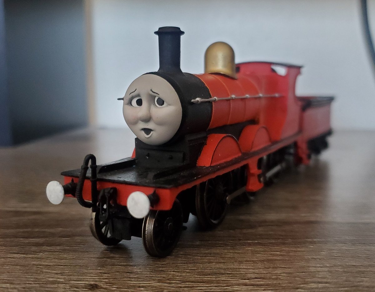 TheSludgeTender's tweet image. &quot;Your color&apos;s nice James, pity about your face though!&quot; 

#TwitterModelTrainShow #SludgeCon