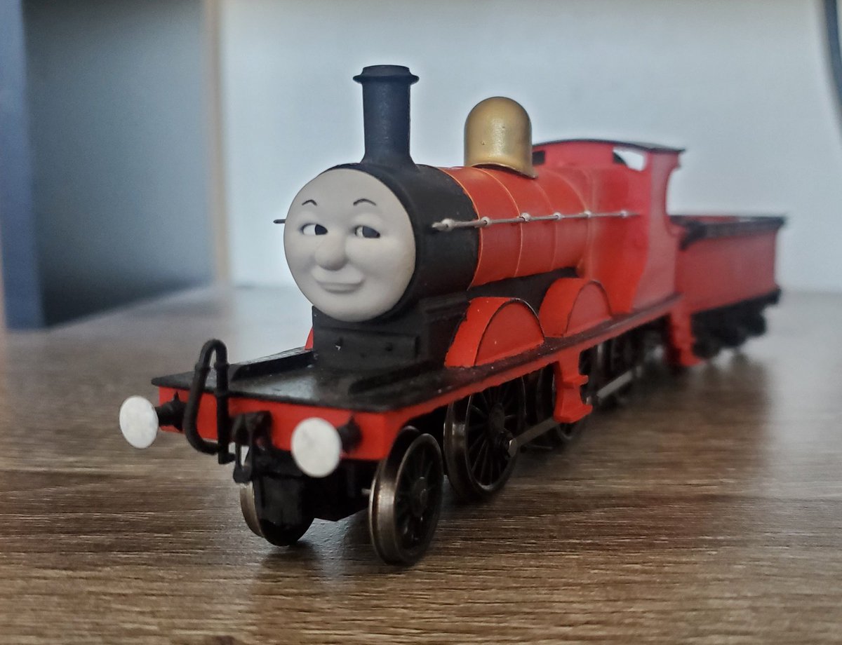 TheSludgeTender's tweet image. &quot;Your color&apos;s nice James, pity about your face though!&quot; 

#TwitterModelTrainShow #SludgeCon