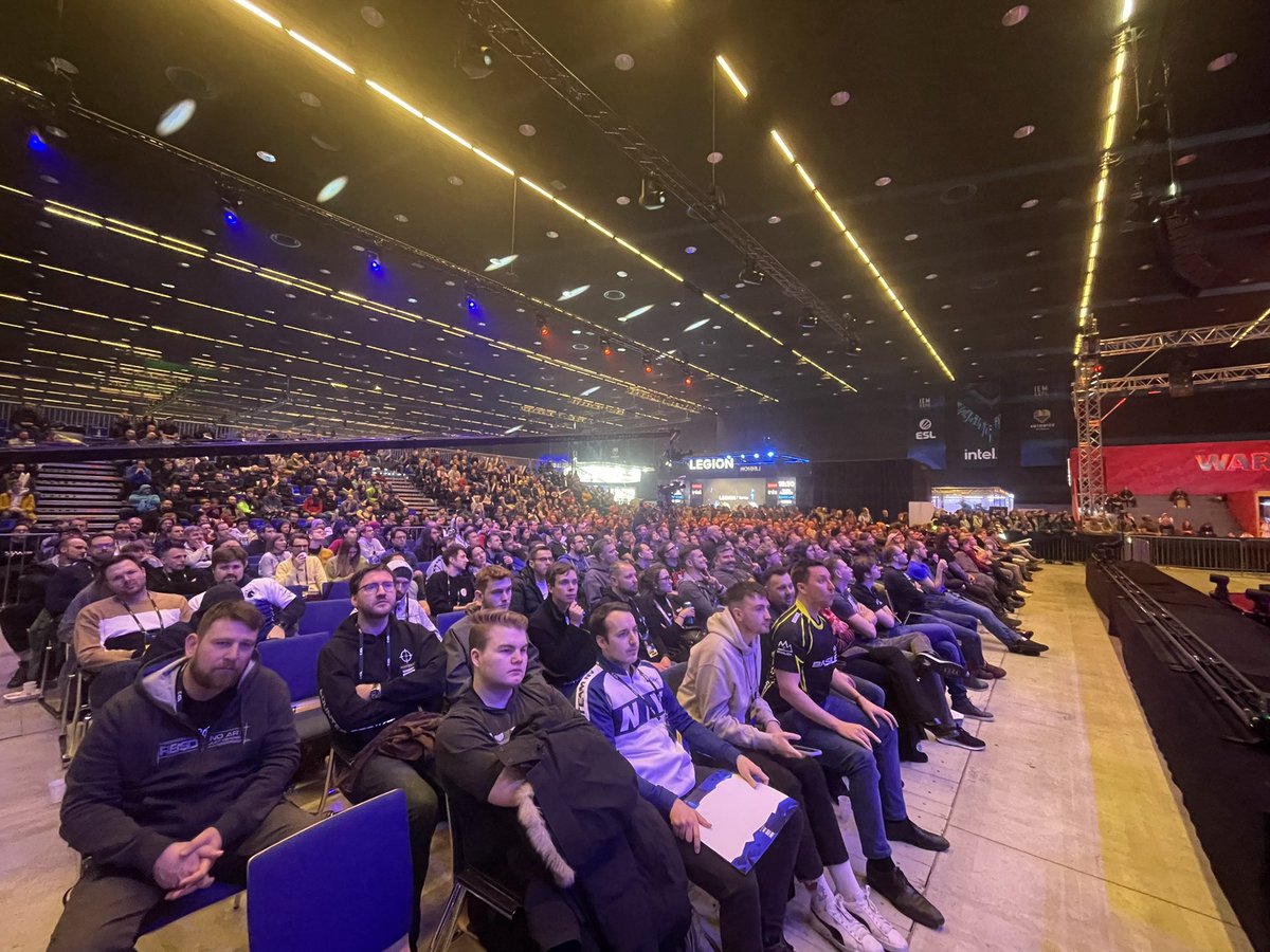 SC2Historian's tweet image. #SC2 crowd getting PACKED here at #IEMKatowice #Hype
