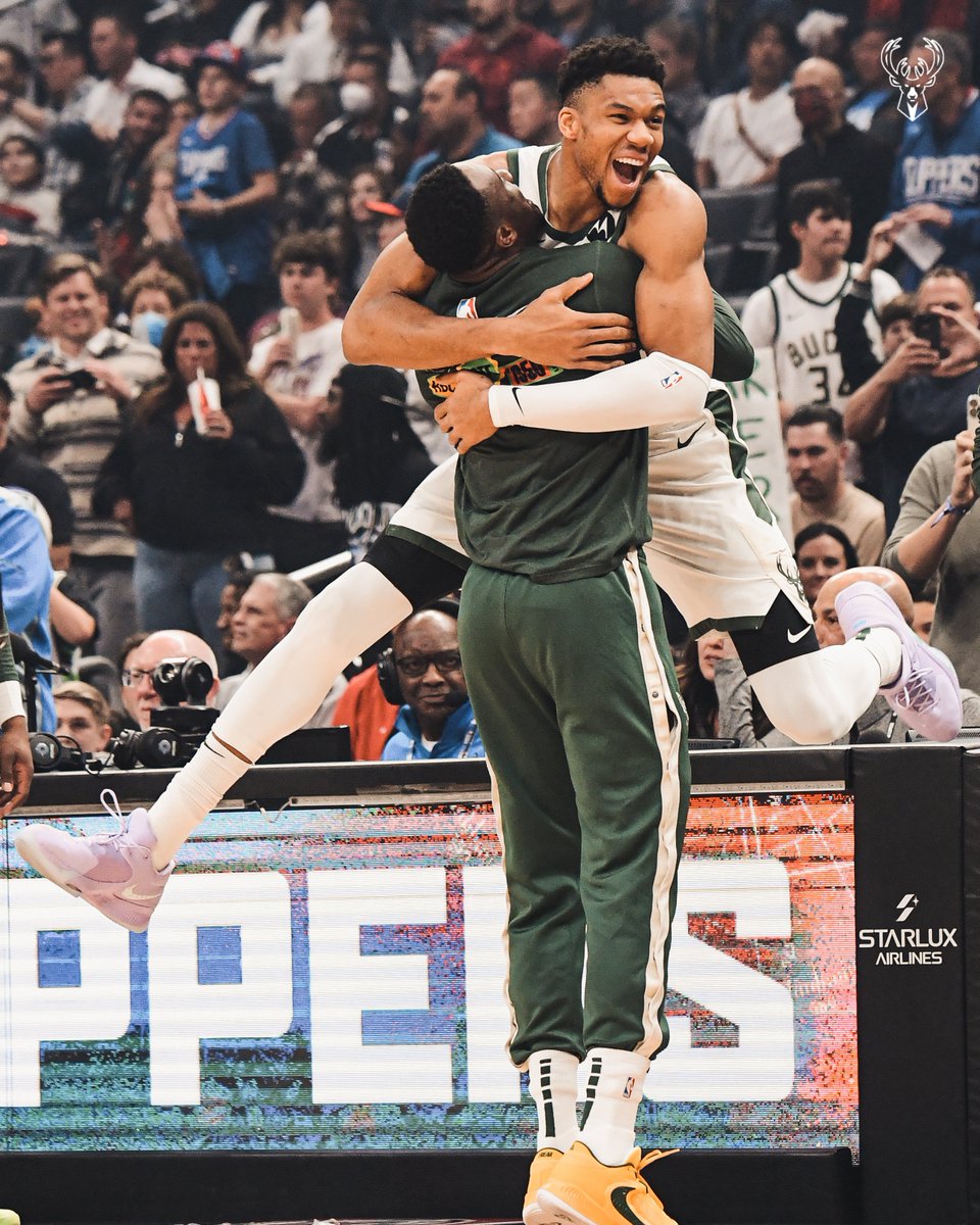 Bucks's tweet photo. Antetokounbros. 💚 https://t.co/b2rpVXkNqU