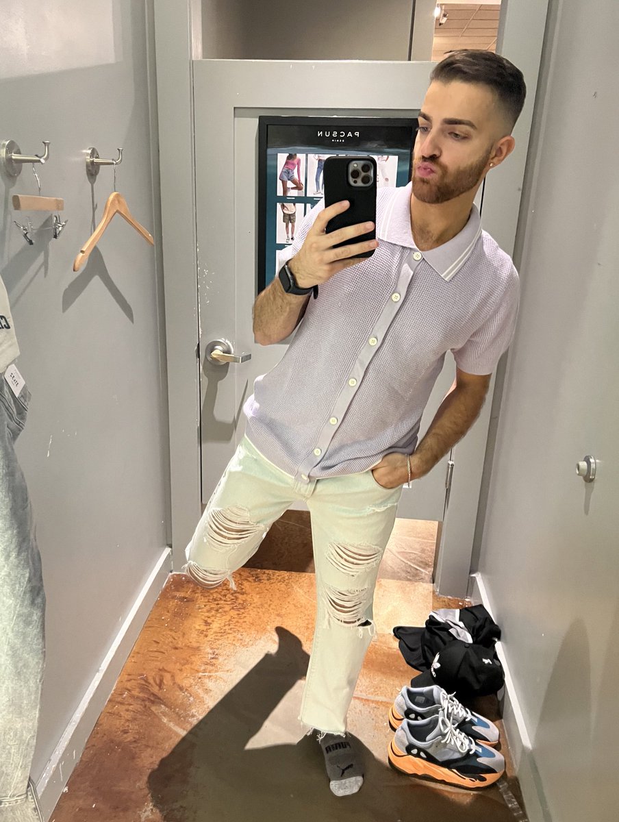 er1cmat's tweet photo. loved this fit but also hated it, ya kno? https://t.co/plo8Oqpgor